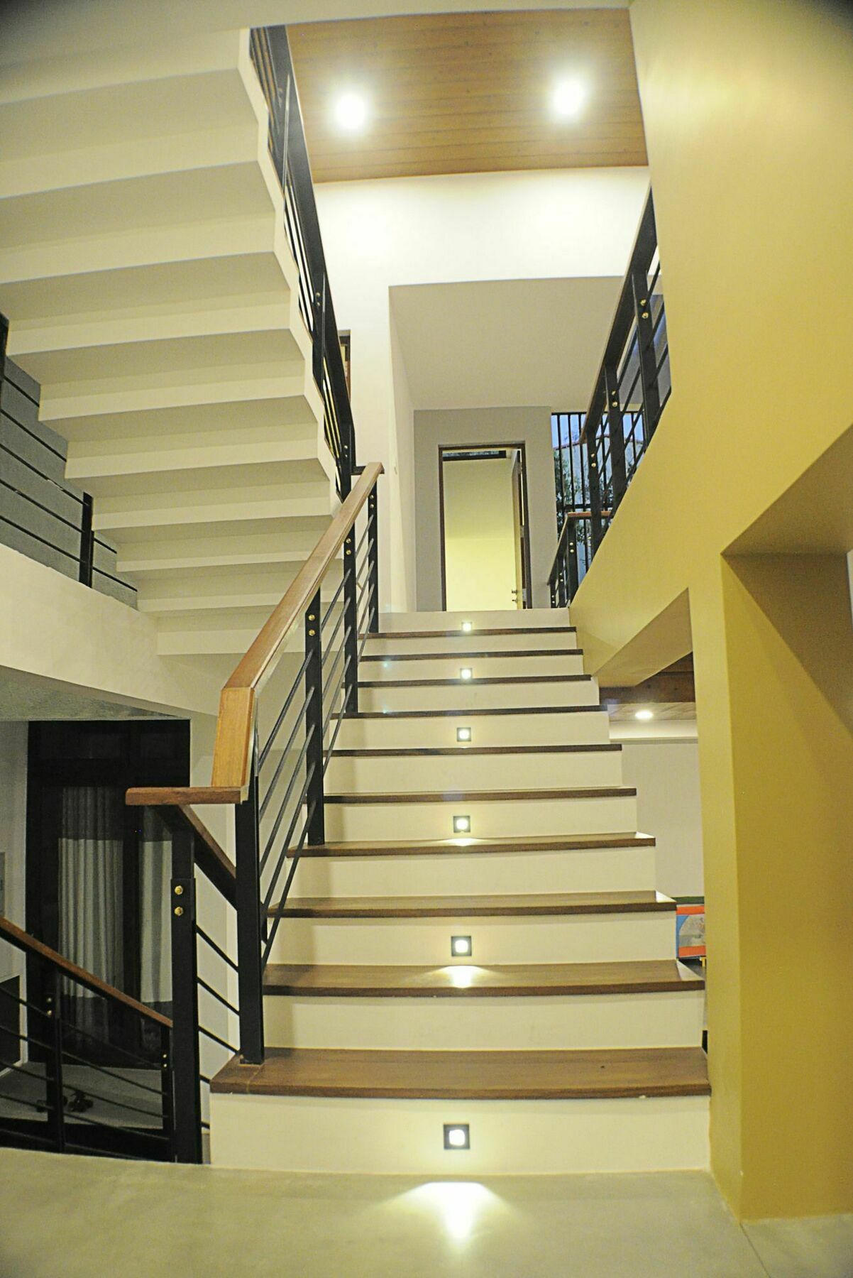 M&M Residence Канди Экстерьер фото